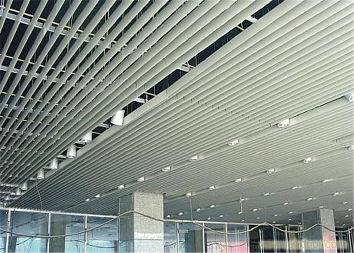Customized Aluminium Strip Ceiling For Supermarket Railway Station